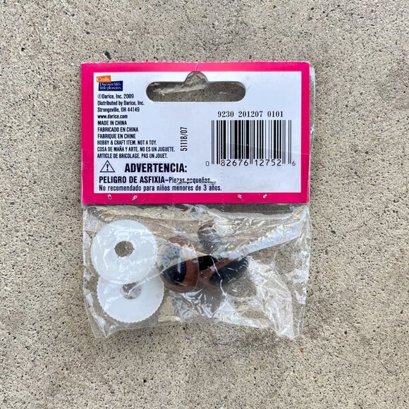 Darice® Brown Animal Eyes with Washers - Picture 6 of 7
